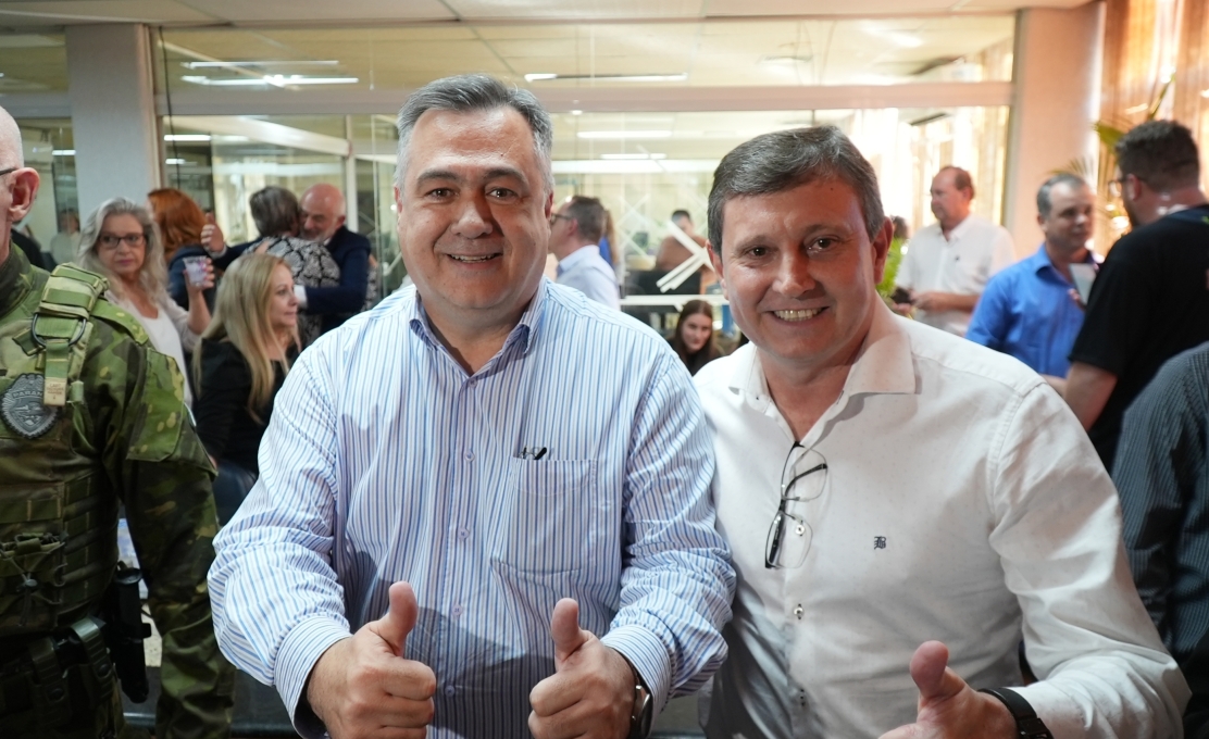 Comitiva de Entre Rios do Oeste participa de reunião com o Secretário de Saúd...