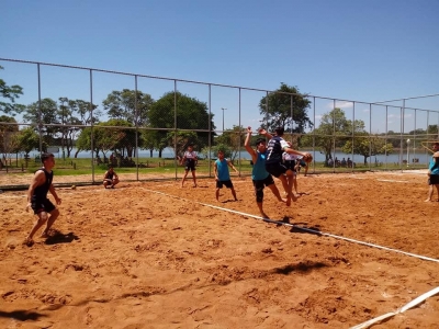 TORNEIO DE HANDEBOL REÚNE CENTENAS DE ATLETAS EM ENTRE RIOS DO OESTE